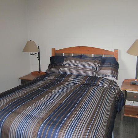 Saddle Mountain Lodge บลูริเวอร์ ภายนอก รูปภาพ
