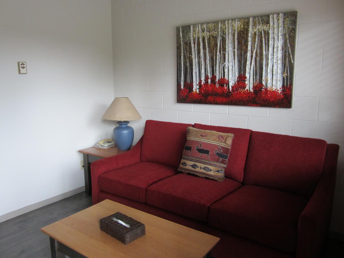 Saddle Mountain Lodge บลูริเวอร์ ภายนอก รูปภาพ